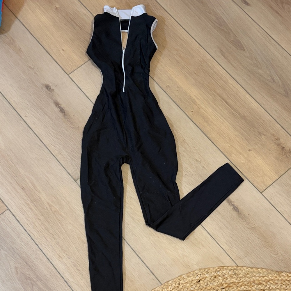 Baltogs front zip cutout back unitard 🩰